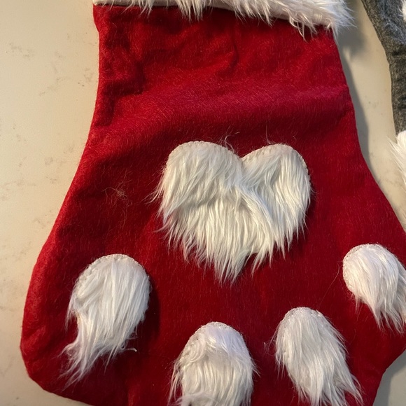 Set of holiday pet paw stockings - Picture 2 of 6